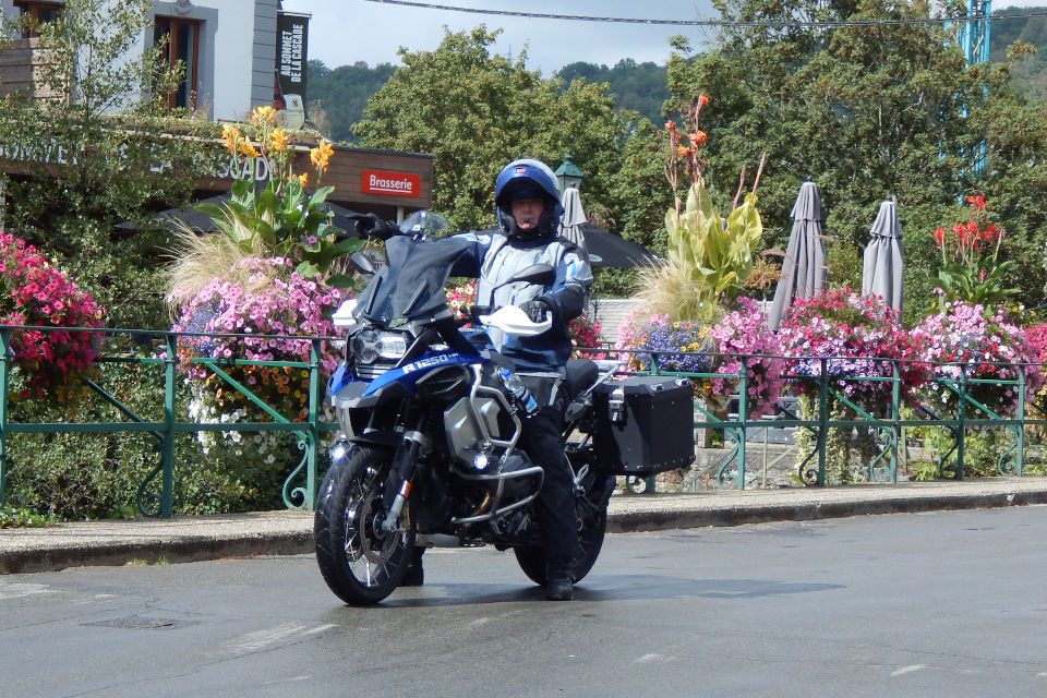Motorrijbewijspoint Heemskerk examengarantie AVB en AVD